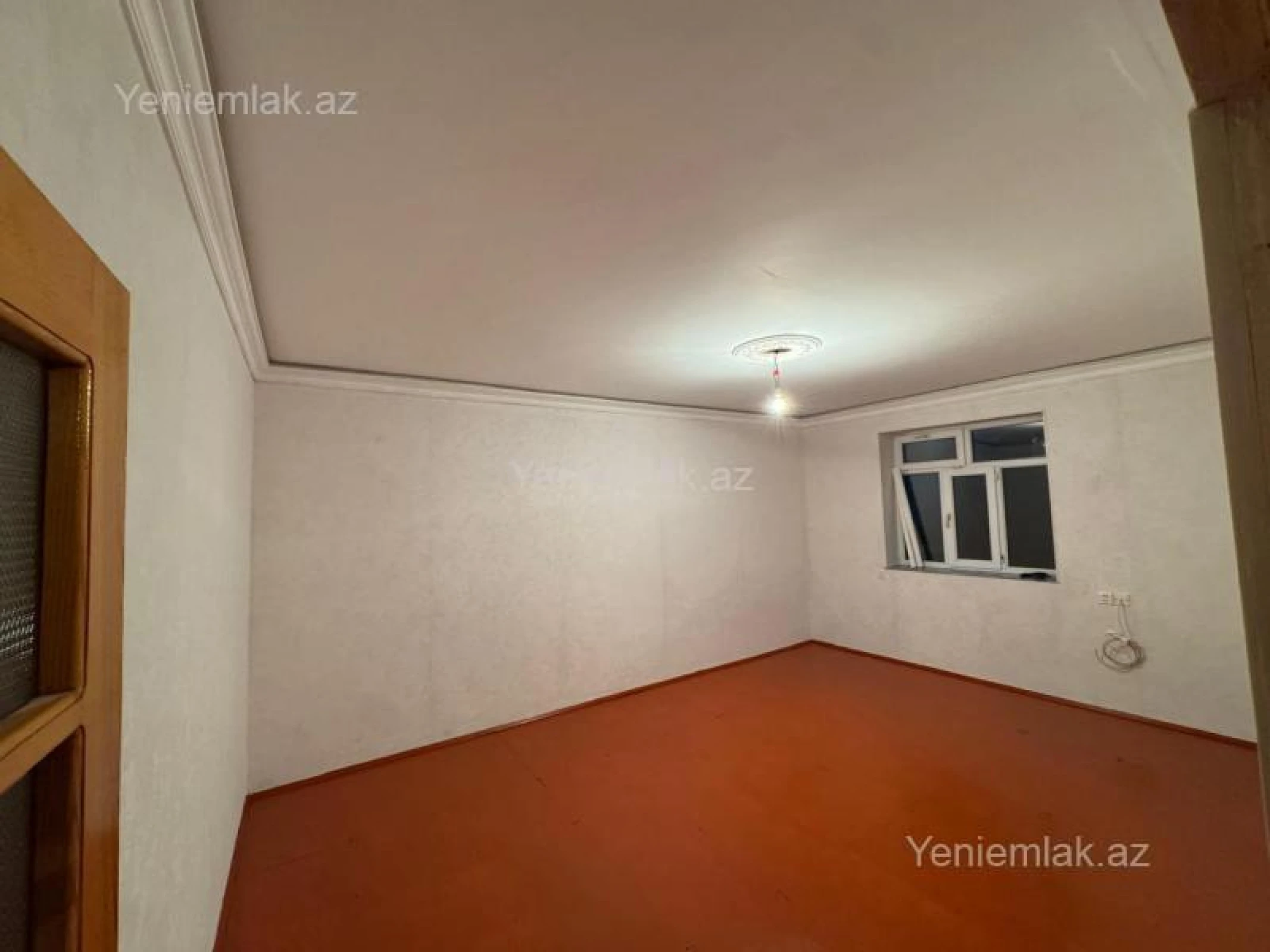 Satılır 1 otaqlı köhnə tikili 35 m²