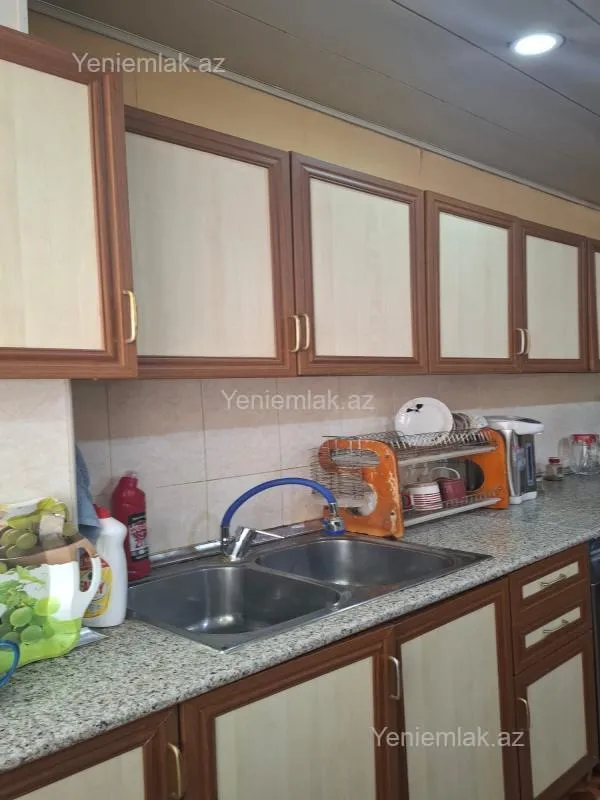 Satılır 3 otaqlı köhnə tikili 90 m²