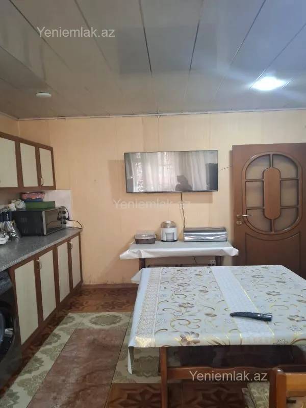 Satılır 3 otaqlı köhnə tikili 90 m²