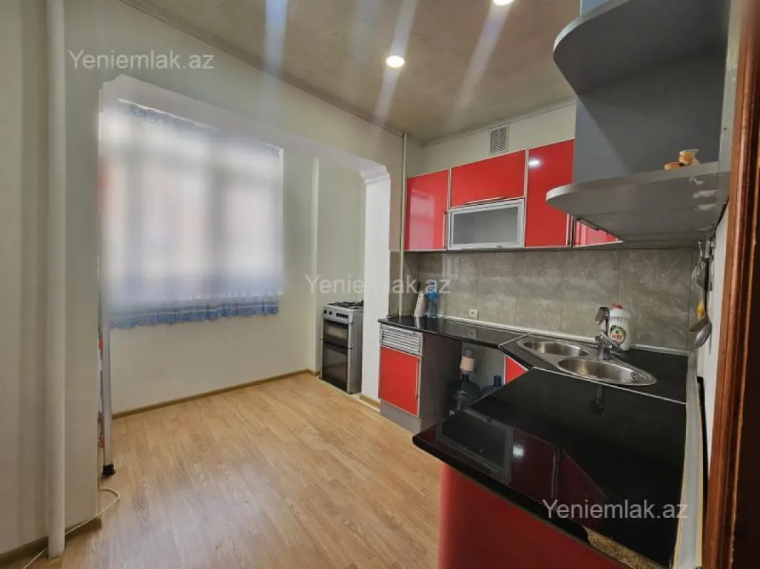 Satılır 2 otaqlı köhnə tikili 55 m²