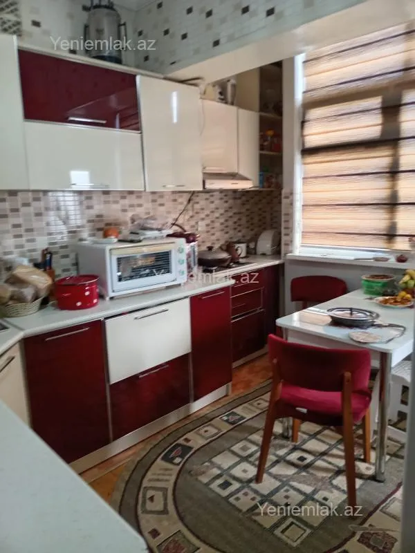 Satılır 2 otaqlı köhnə tikili 55 m²