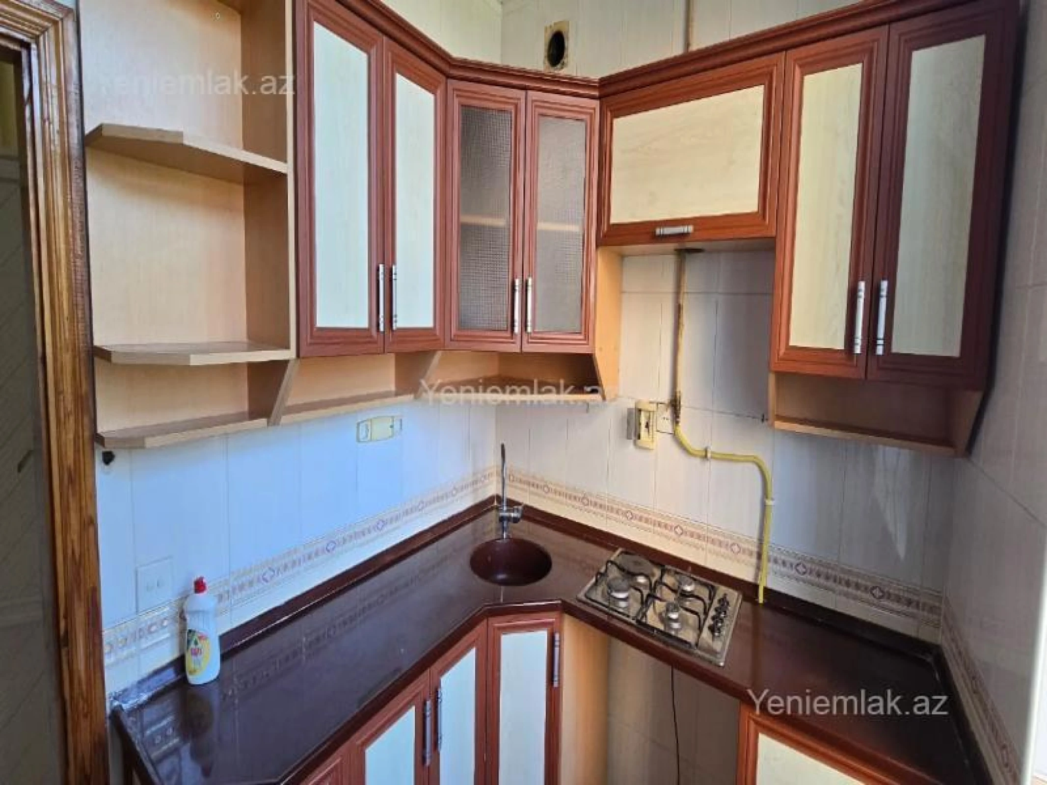 Satılır 2 otaqlı köhnə tikili 53 m²