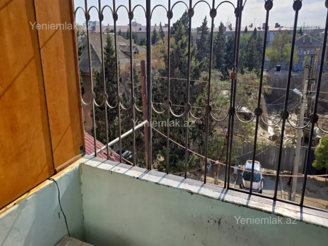 Satılır 2 otaqlı köhnə tikili 53 m²