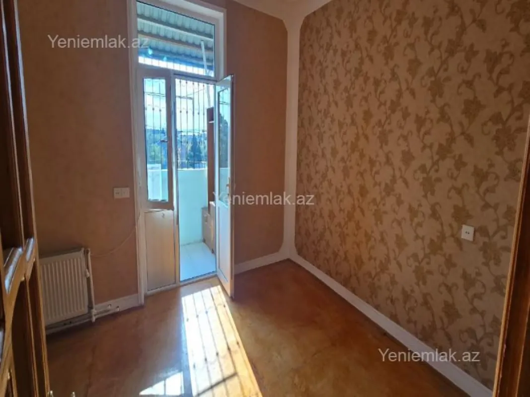 Satılır 2 otaqlı köhnə tikili 53 m²