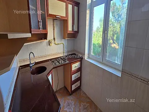 Satılır 2 otaqlı köhnə tikili 53 m²
