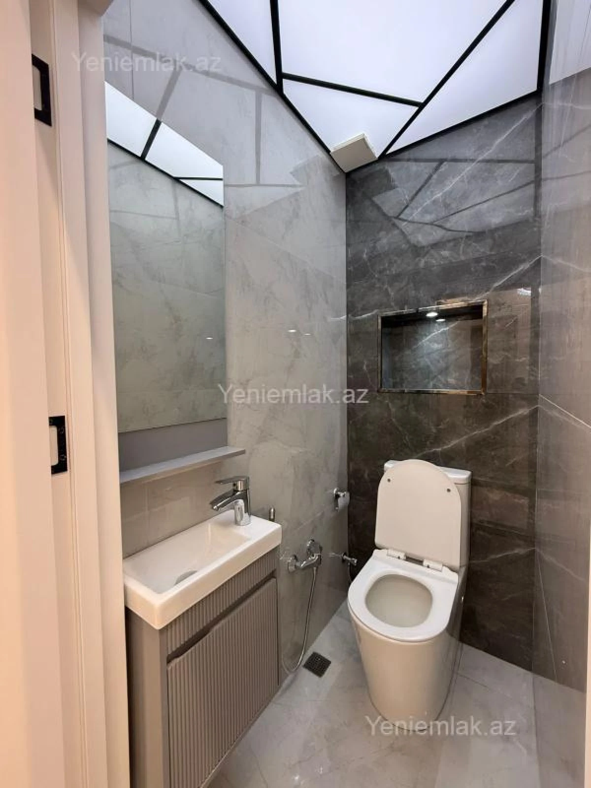 Satılır 3 otaqlı köhnə tikili 70 m²