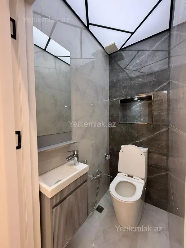 Satılır 3 otaqlı köhnə tikili 70 m²