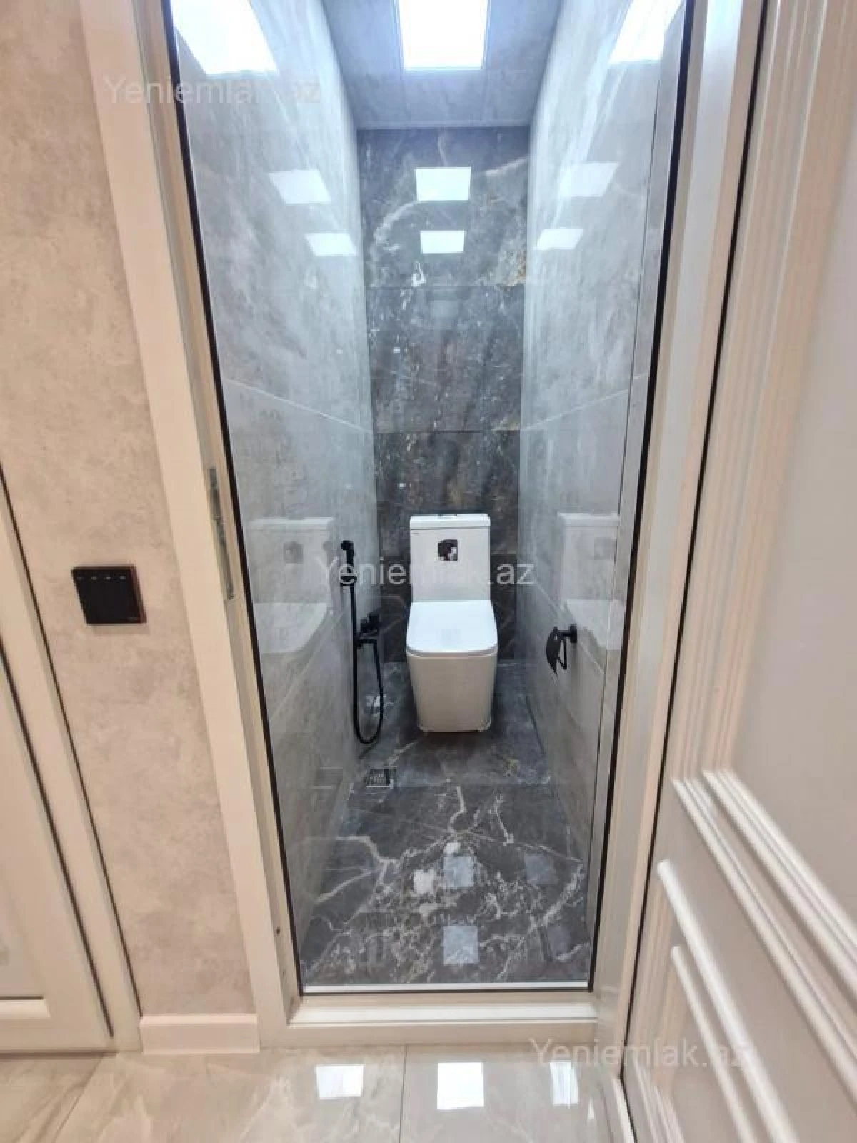 Satılır 4 otaqlı köhnə tikili 85 m²