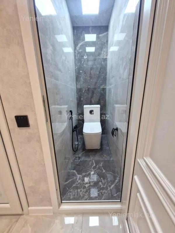 Satılır 4 otaqlı köhnə tikili 85 m²