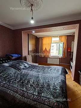 Satılır 2 otaqlı köhnə tikili 40 m²