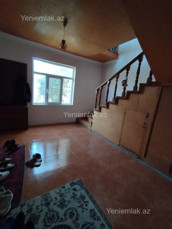 Satılır 7 otaqlı həyət evi 220 m²