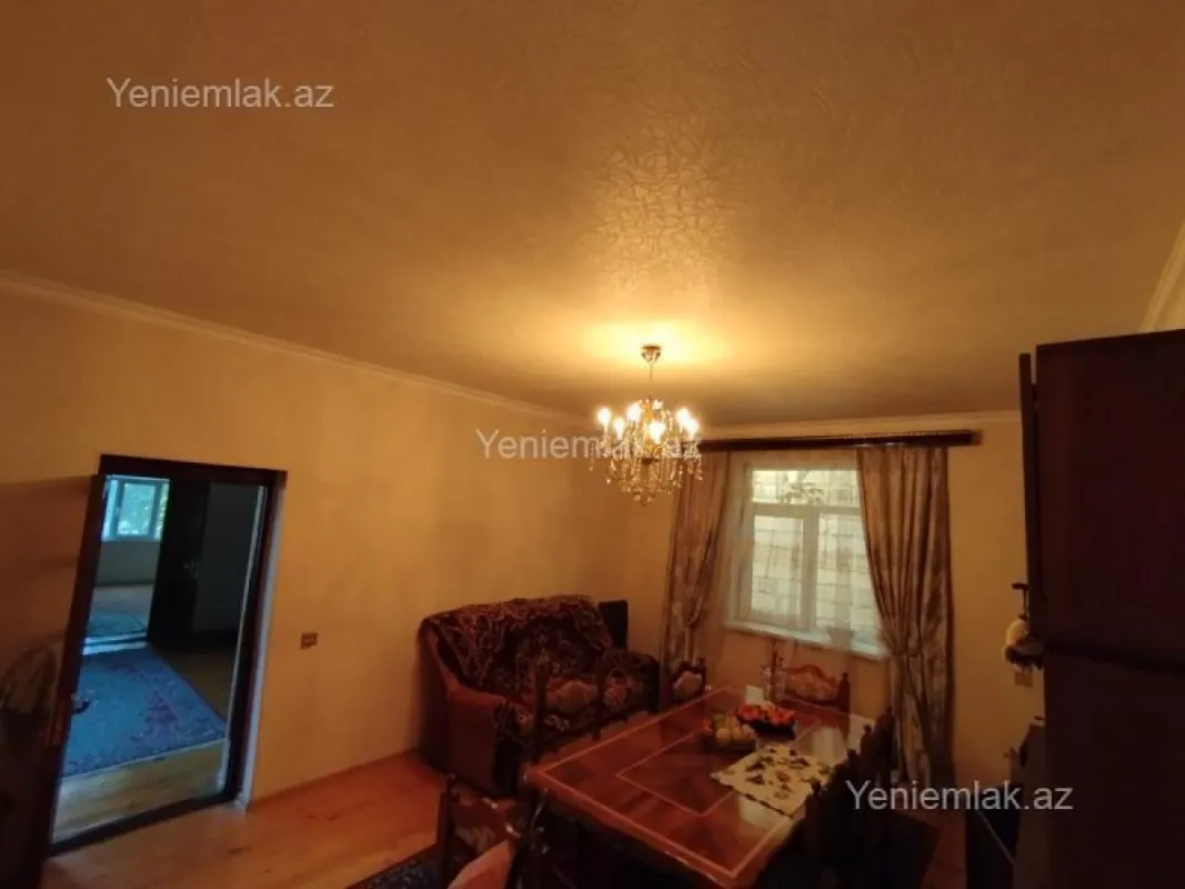 Satılır 7 otaqlı həyət evi 220 m²
