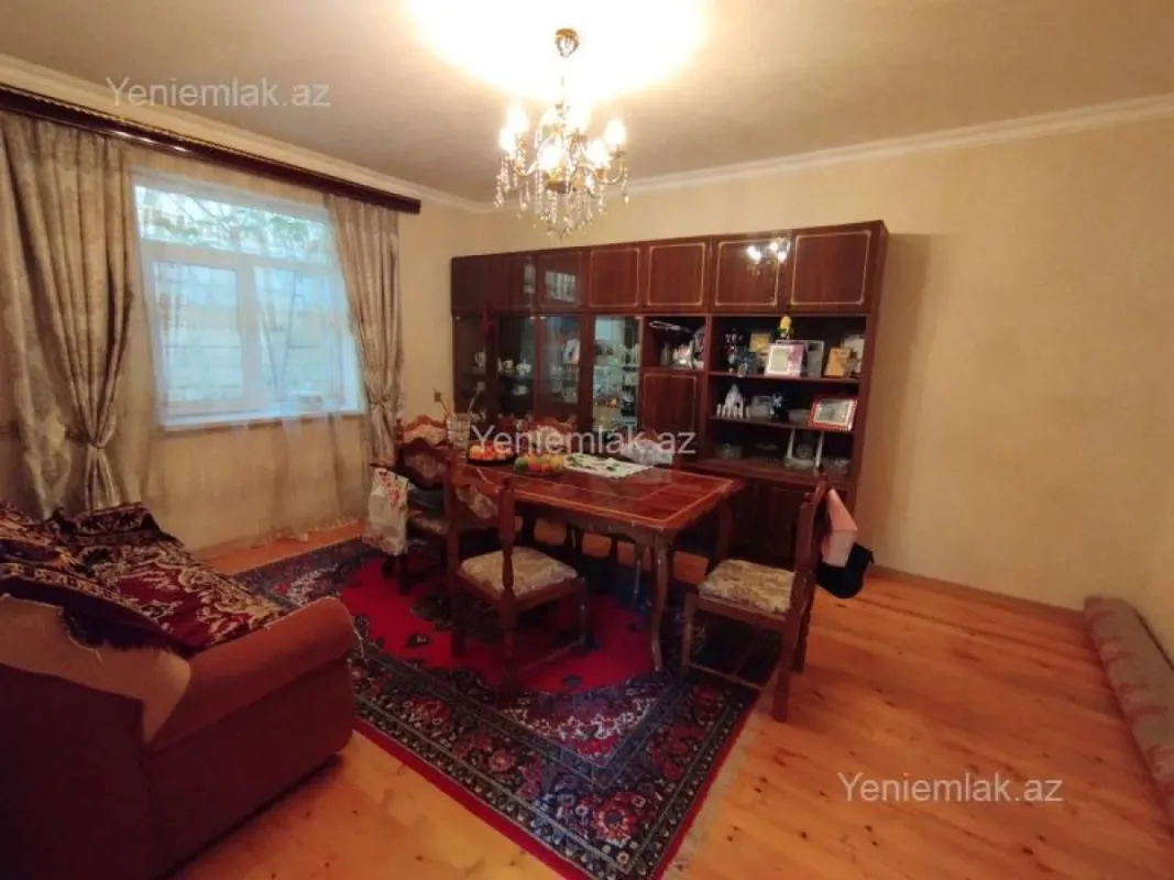 Satılır 7 otaqlı həyət evi 220 m²
