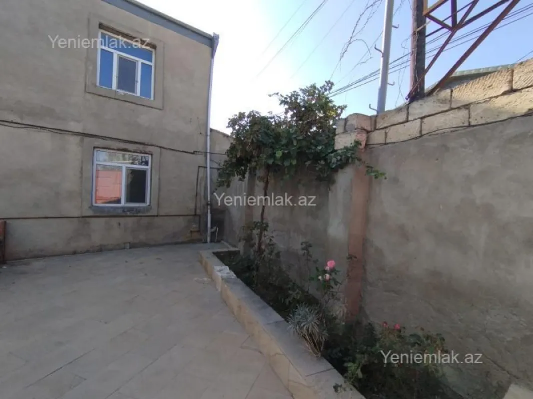 Satılır 7 otaqlı həyət evi 220 m²