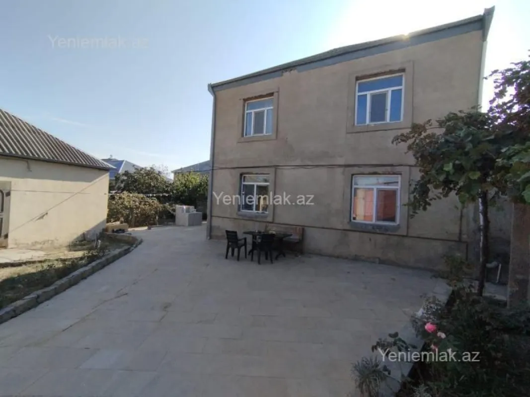Satılır 7 otaqlı həyət evi 220 m²