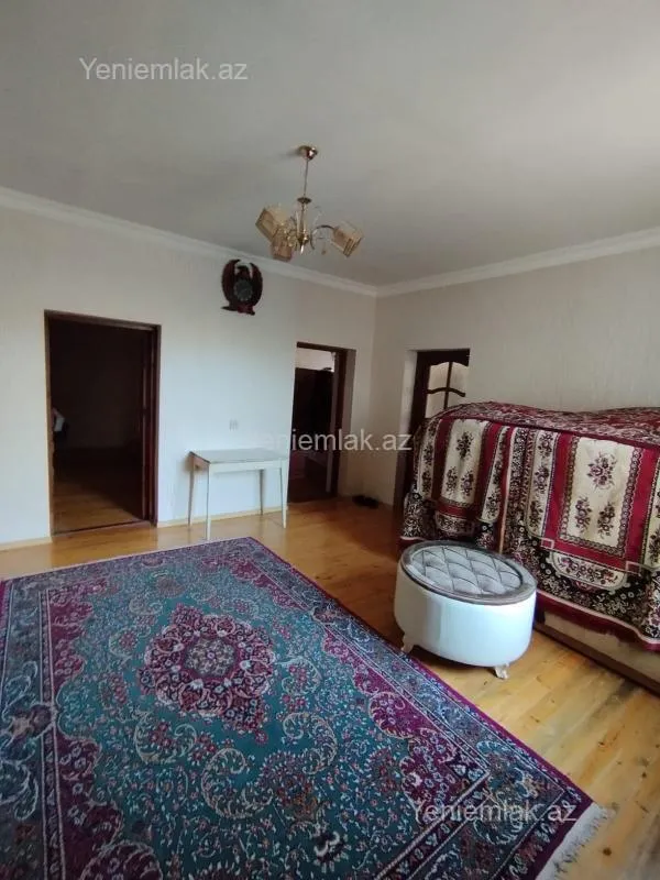 Satılır 7 otaqlı həyət evi 220 m²