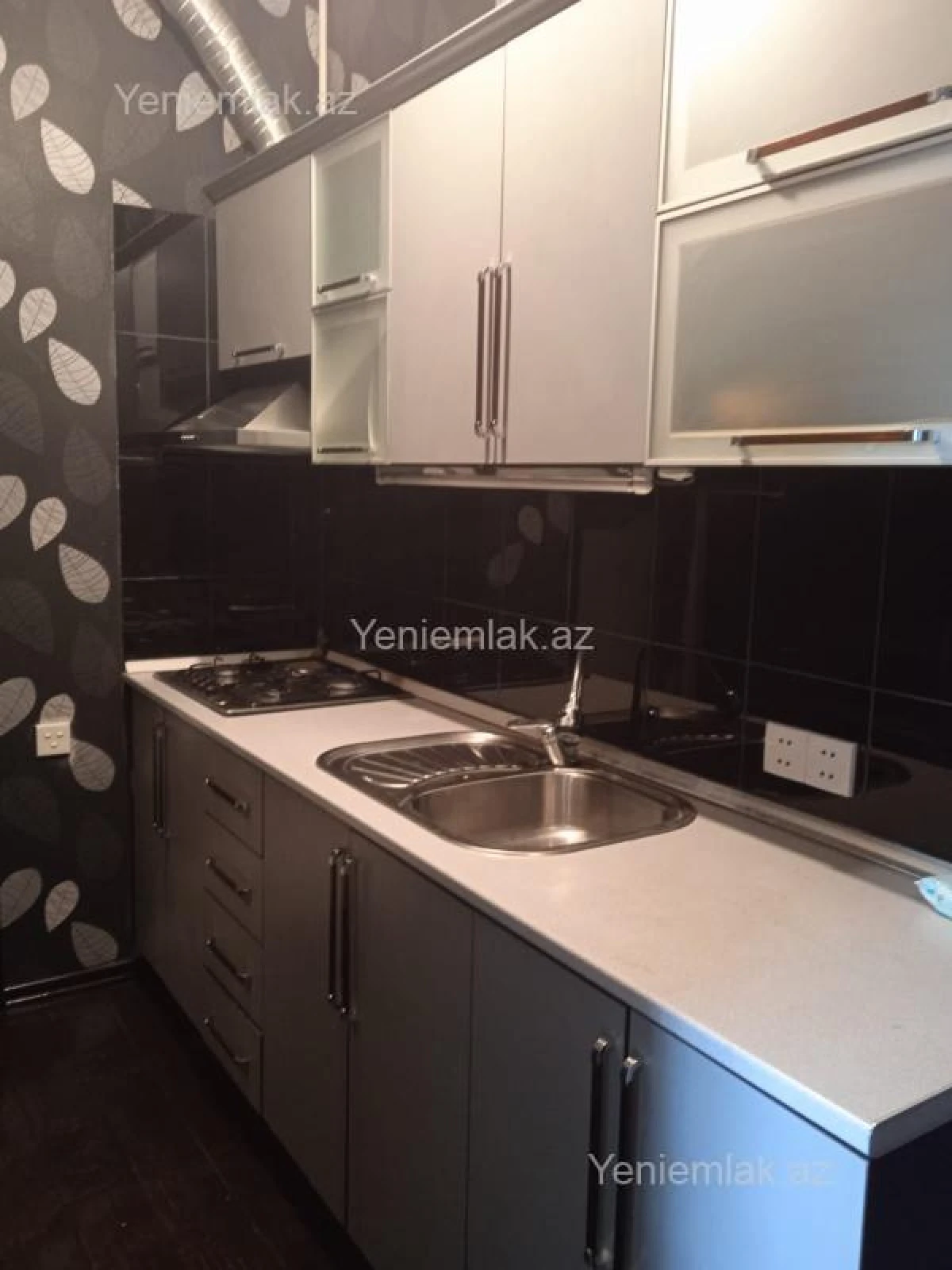 Satılır 2 otaqlı köhnə tikili 40 m²