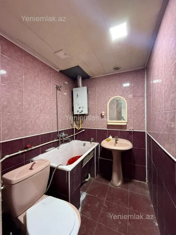 Satılır 2 otaqlı köhnə tikili 55 m²