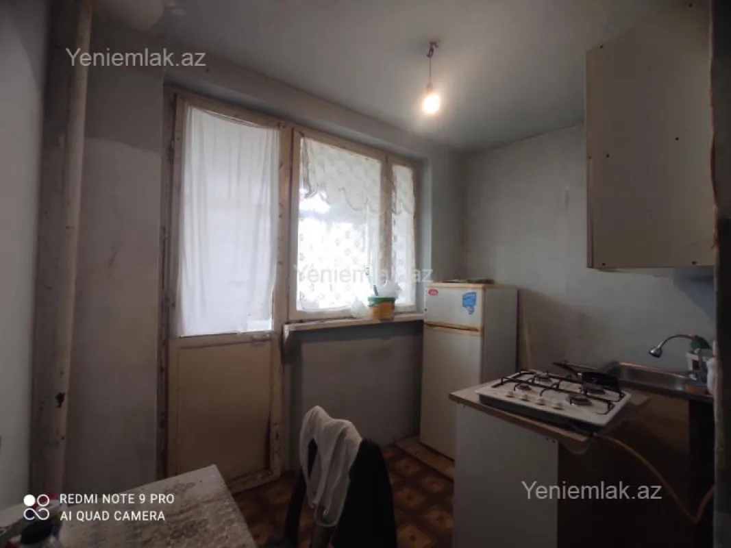 Satılır 1 otaqlı köhnə tikili 35 m²