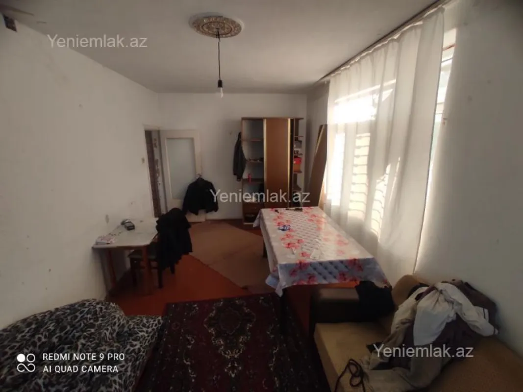 Satılır 1 otaqlı köhnə tikili 35 m²