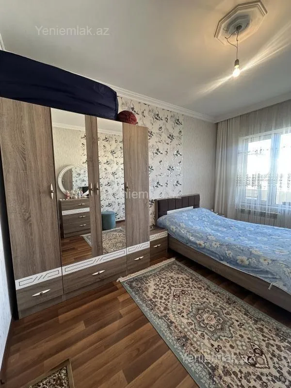 Satılır 4 otaqlı köhnə tikili 100 m²