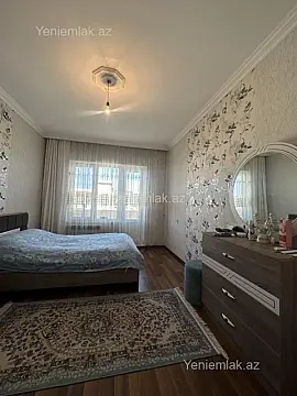 Satılır 4 otaqlı köhnə tikili 100 m²