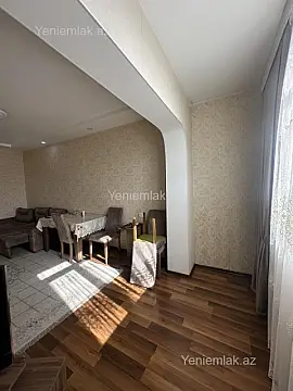 Satılır 4 otaqlı köhnə tikili 100 m²