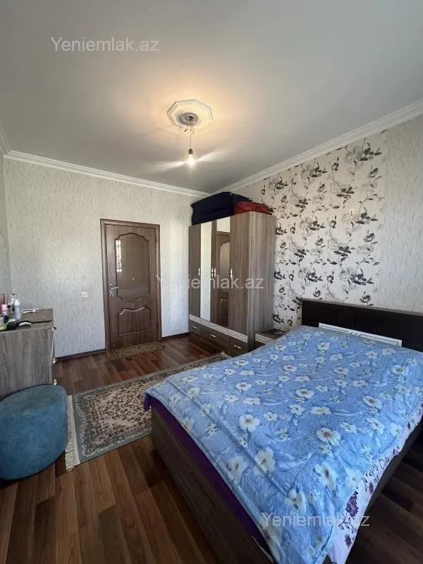 Satılır 4 otaqlı köhnə tikili 100 m²