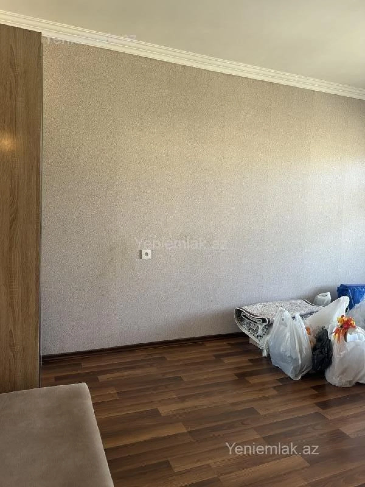 Satılır 4 otaqlı köhnə tikili 100 m²