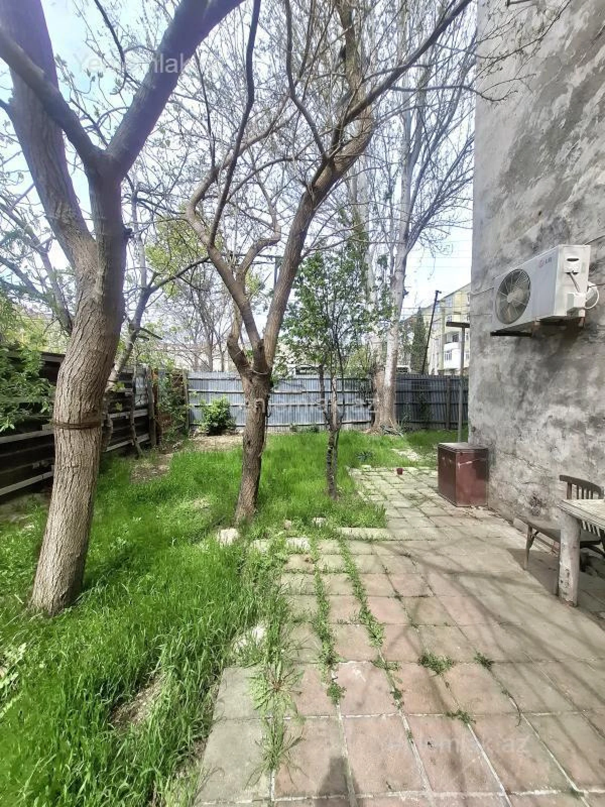 Satılır 4 otaqlı köhnə tikili 85 m²
