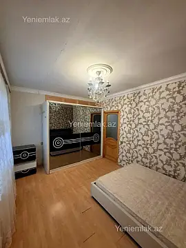 Satılır 4 otaqlı köhnə tikili 85 m²