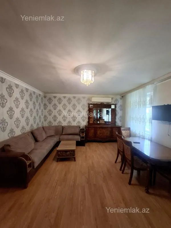 Satılır 4 otaqlı köhnə tikili 85 m²