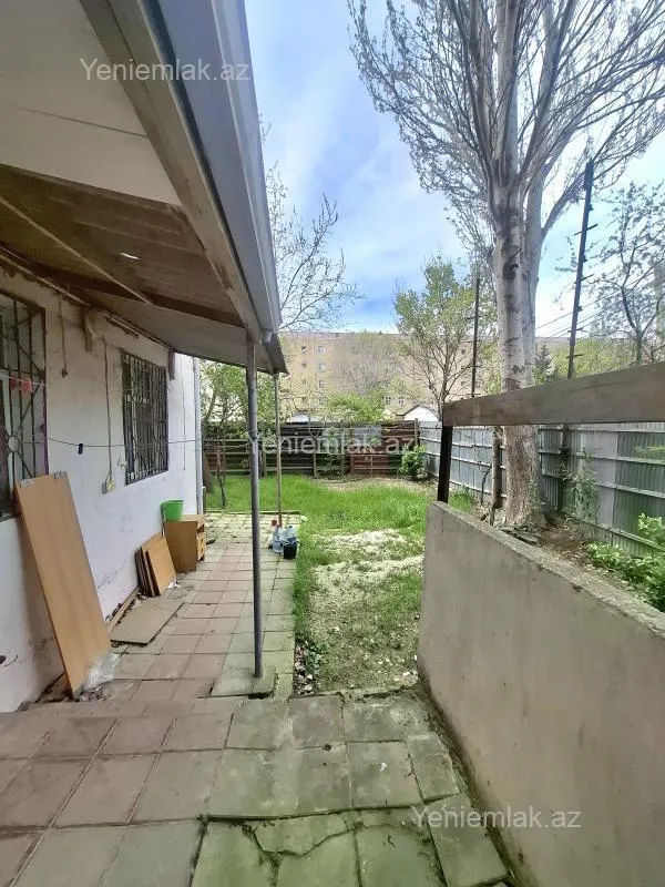 Satılır 4 otaqlı köhnə tikili 85 m²