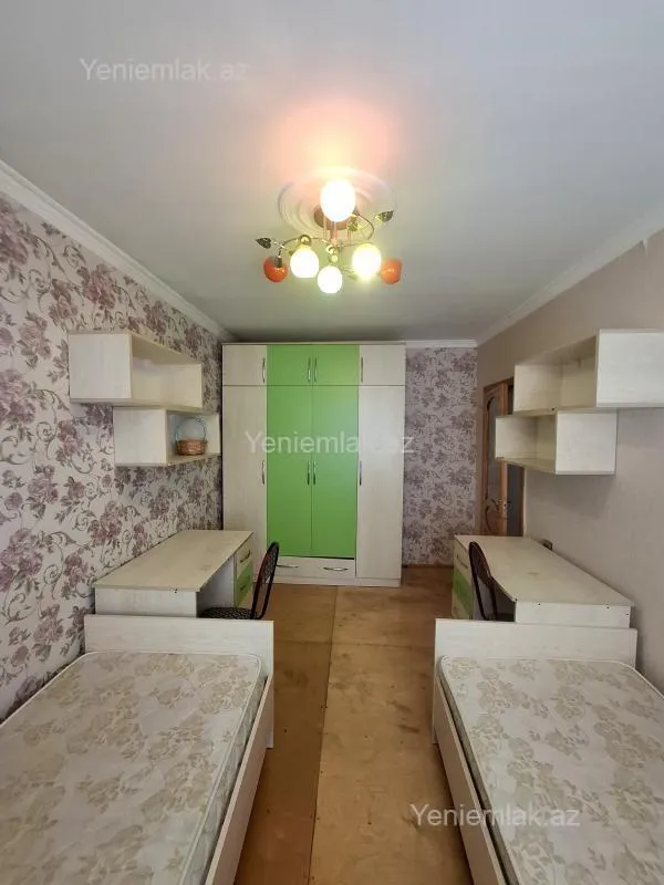 Satılır 4 otaqlı köhnə tikili 85 m²