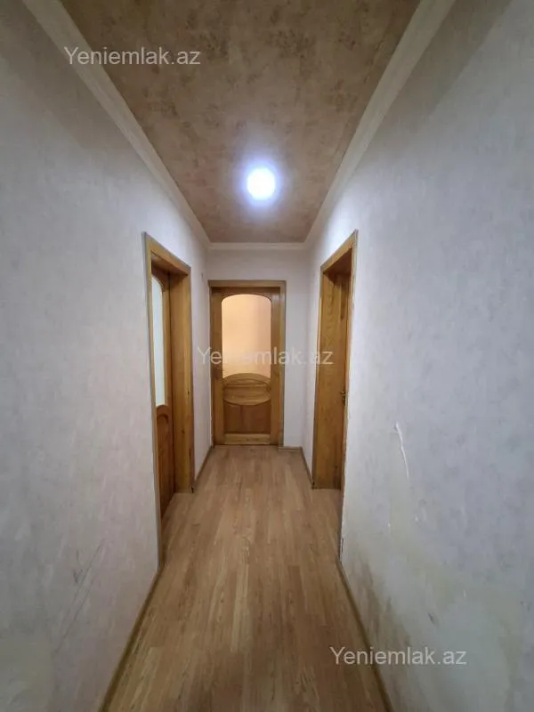 Satılır 4 otaqlı köhnə tikili 85 m²