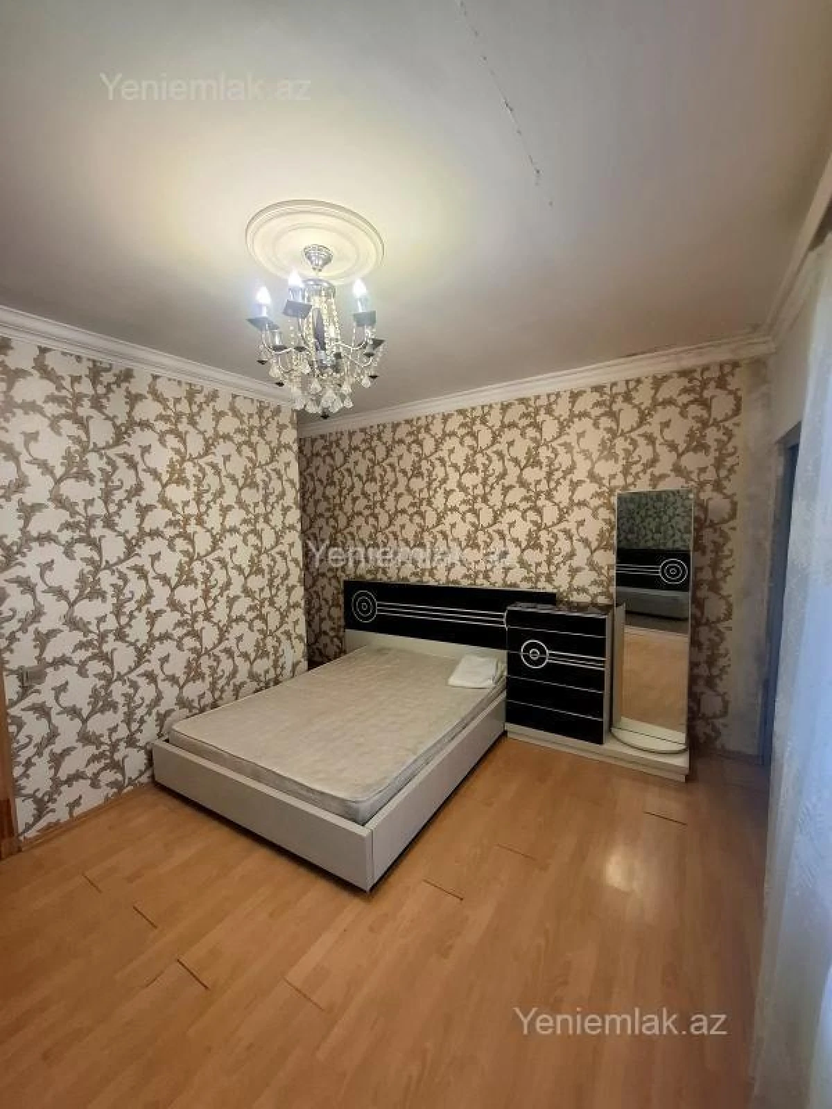 Satılır 4 otaqlı köhnə tikili 85 m²