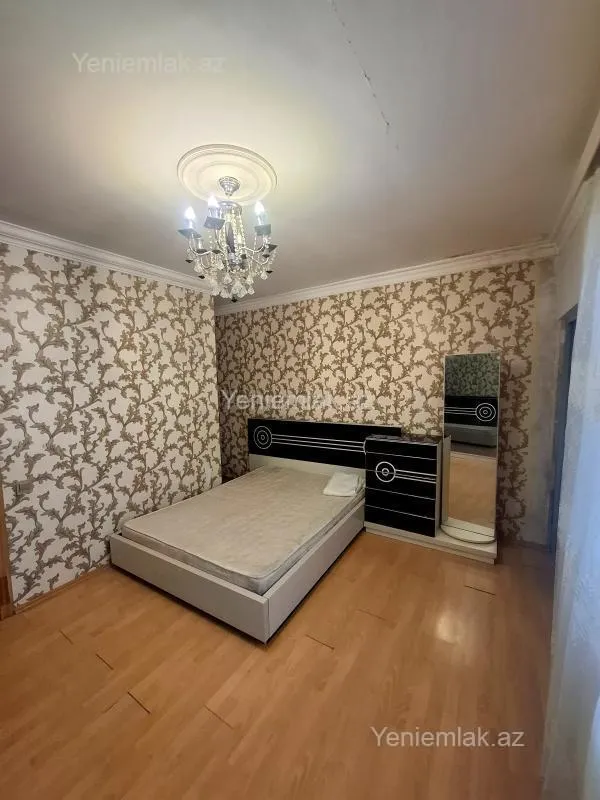Satılır 4 otaqlı köhnə tikili 85 m²