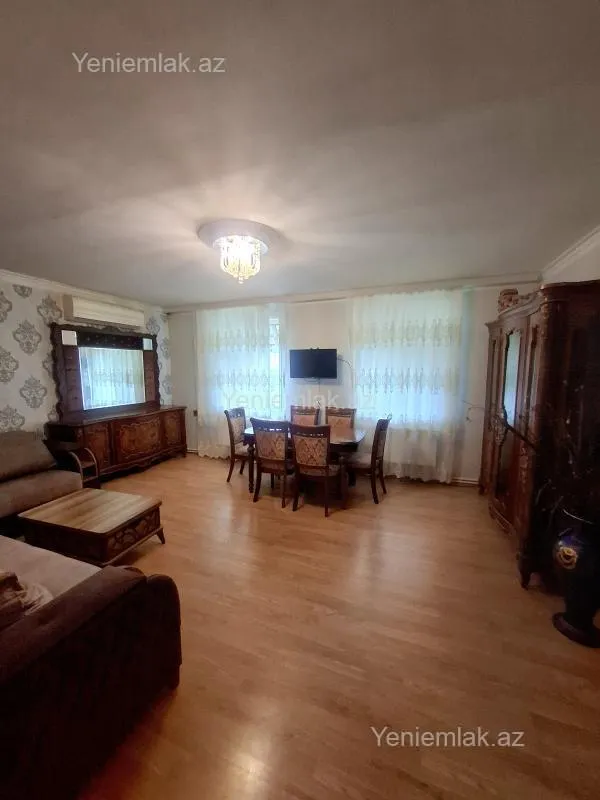 Satılır 4 otaqlı köhnə tikili 85 m²