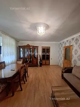 Satılır 4 otaqlı köhnə tikili 85 m²