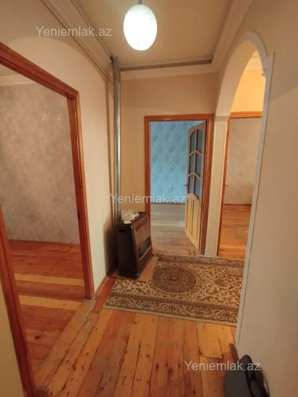 Satılır 3 otaqlı köhnə tikili 75 m²