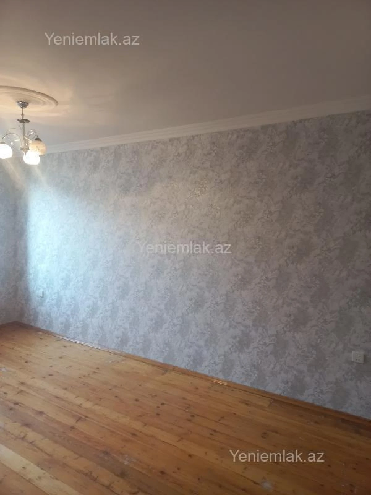 Satılır 3 otaqlı köhnə tikili 75 m²