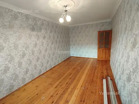 Satılır 3 otaqlı köhnə tikili 75 m²