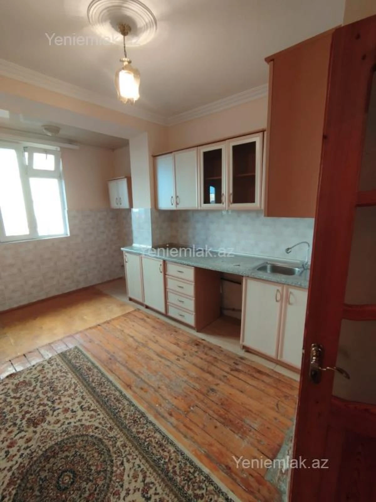 Satılır 3 otaqlı köhnə tikili 75 m²