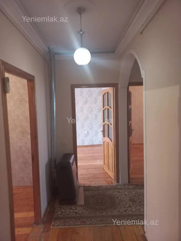 Satılır 3 otaqlı köhnə tikili 75 m²