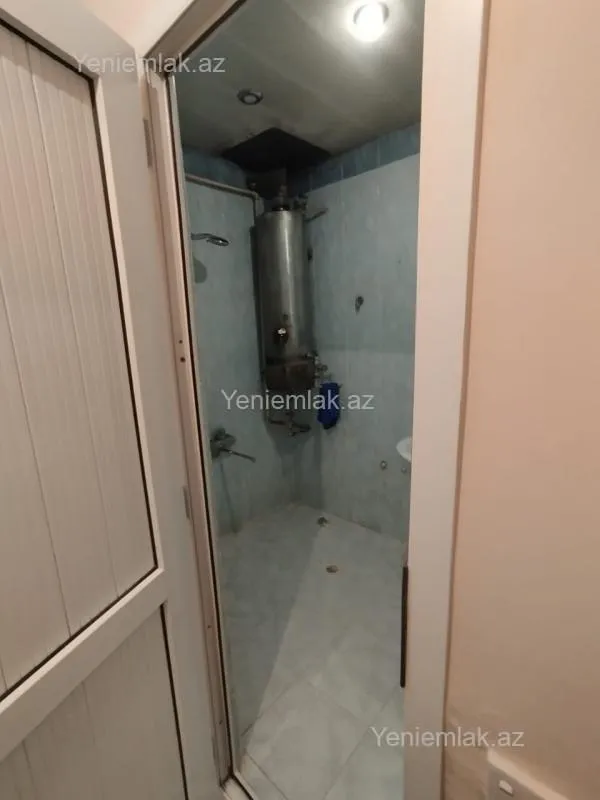 Satılır 3 otaqlı köhnə tikili 75 m²