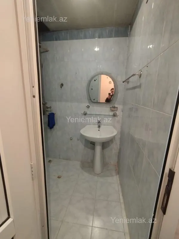 Satılır 3 otaqlı köhnə tikili 75 m²