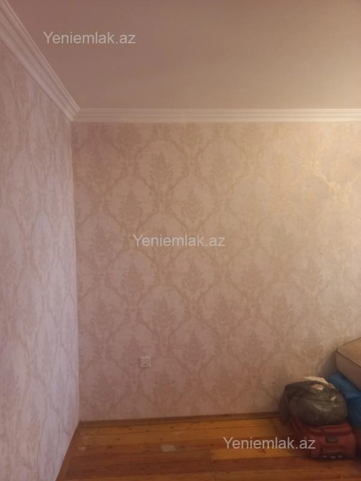 Satılır 3 otaqlı köhnə tikili 75 m²