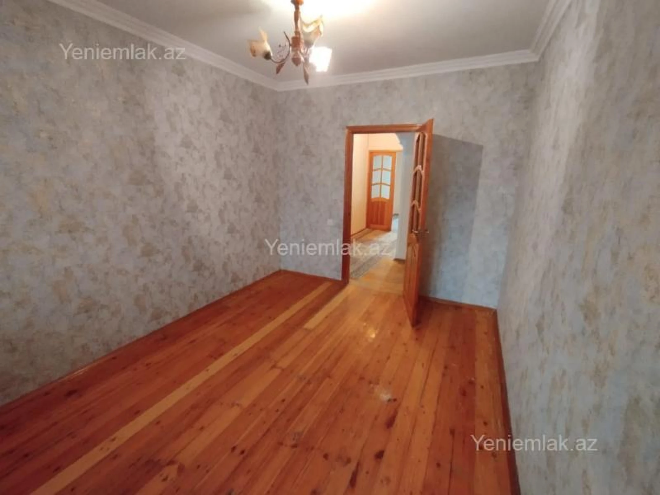 Satılır 3 otaqlı köhnə tikili 75 m²