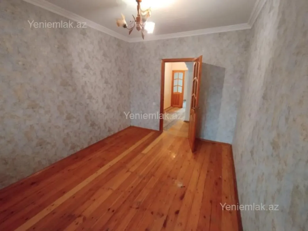 Satılır 3 otaqlı köhnə tikili 75 m²