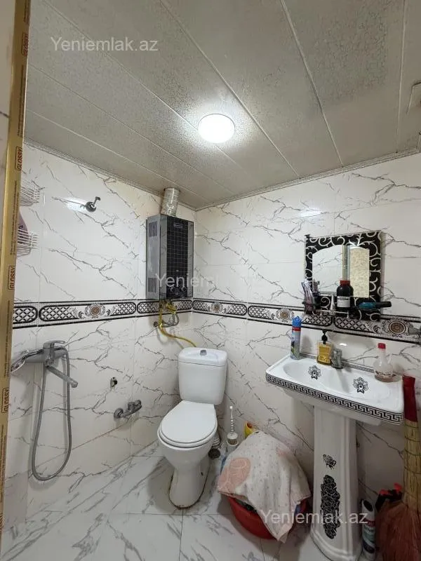 Satılır 1 otaqlı köhnə tikili 40 m²